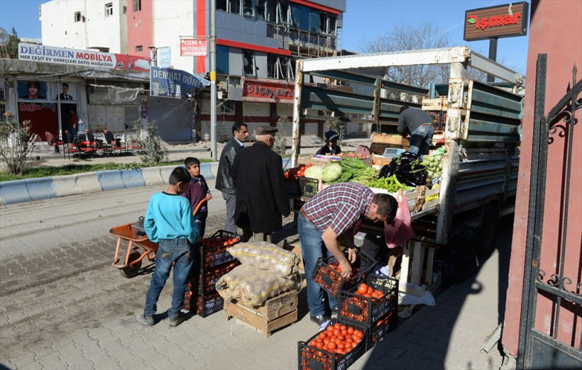 Cizre'de terörden kaçan siviller evlerine dönüyor - Resim: 3