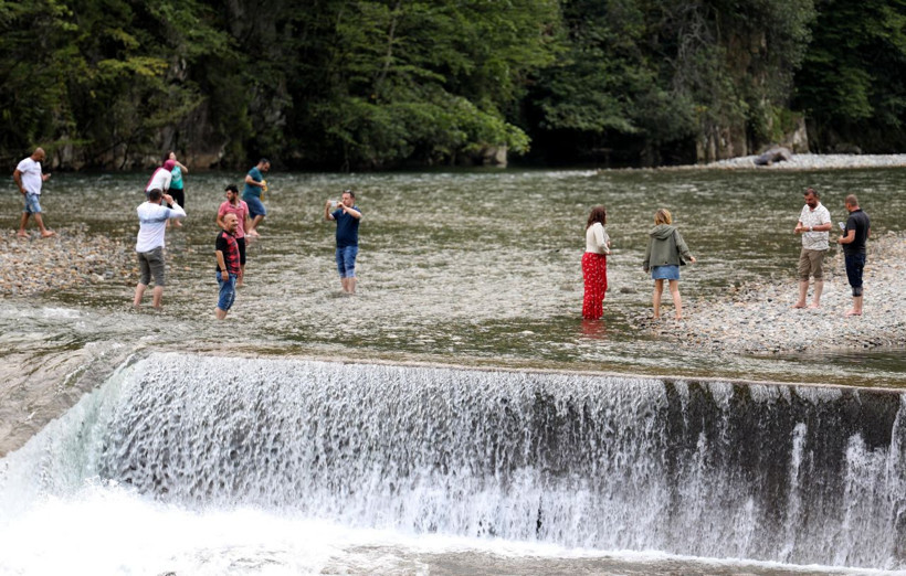 Rize Çamlıhemşin'de Fırtına Deresi'nde tehlikeli pozlar - Resim: 2