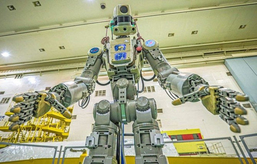 İnsansı robot Fedor'un Twitter hesabı kapatıldı silah taşıyıp araba kullanabiliyor! - Resim: 2