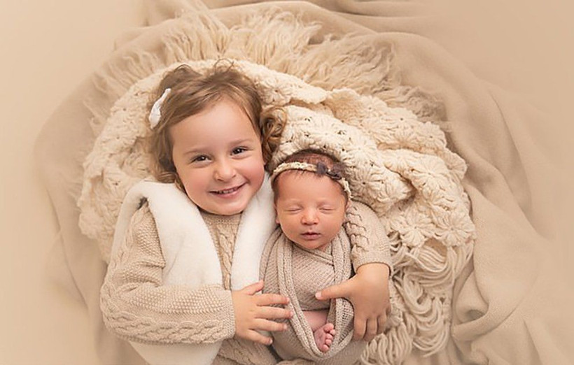 Tıp dünyası bu anne kızı konuşuyor! Aralarında sadece 2 yaş var - Resim: 2