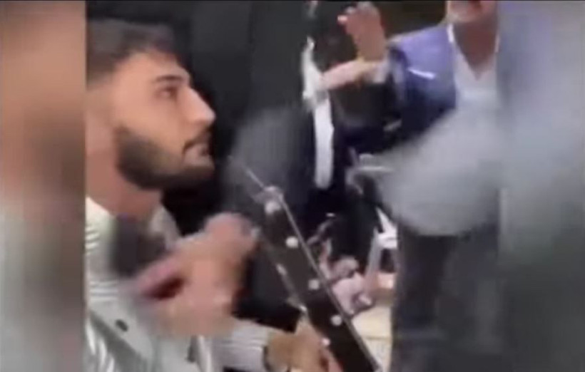 Gaziantep'te müzisyen Erdal Erdoğan'a 'istek parça' yüzünden tekme tokat saldırı - Resim: 4