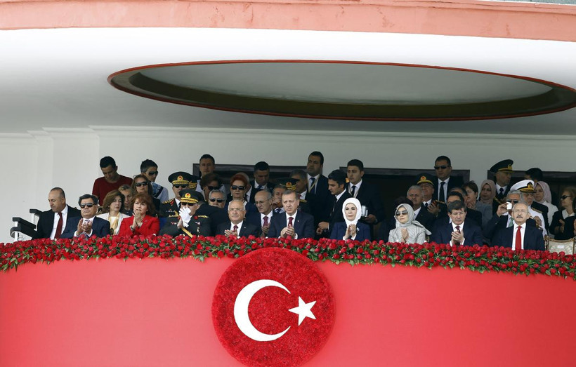 Erdoğan'ın eli havada kaldı! Protokol buz kesti - Resim: 1