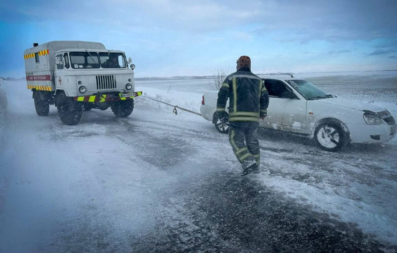 Ukrayna'da kar fırtınası sebebiyle 10 kişi hayatını kaybetti - Resim: 2
