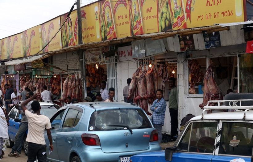 Çiğ et yemekten vazgeçmiyorlar! - Resim: 1