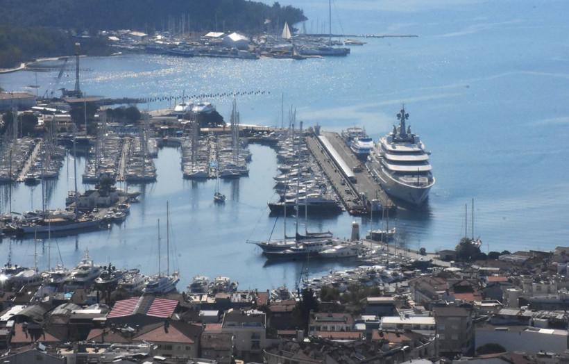 Limanlara sığmadı tam 6 katlı! Rus milyarder Abramoviç'in yatı Marmaris'te - Resim: 3