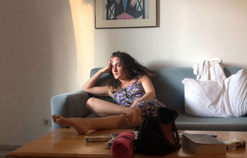 Jet Sosyete'nin İlaydası Deniz Cengiz'den sokakta cinsel ilişki itirafı! Kadıköy'de ara sokakta çocuğun dizleri yara oldu - Resim: 2