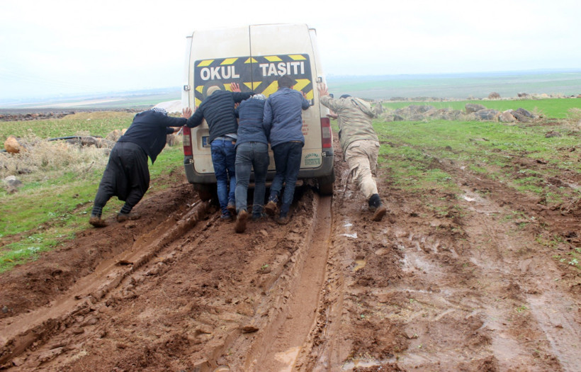 Siverek'te öğrenciler eşek sırtında çıplak ayakla okula gidiyor - Resim: 3