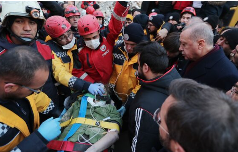 Serdar Akinan'ın enkazdaki kadın Erdoğan görsün diye bekletildi iddiası! AFAD'dan sert yanıt - Resim: 4