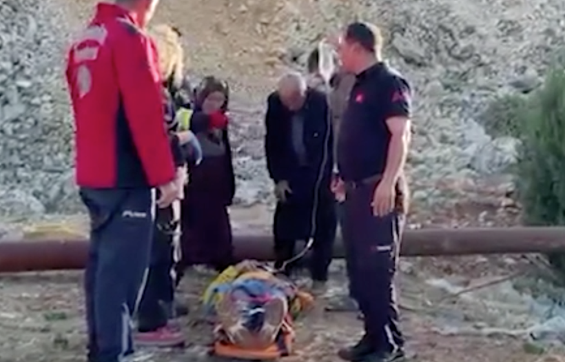 Mersin'de işçileri taşıyan minibüs kaza yaptı: 5 kişi hayatını kaybetti, çok sayıda yaralı var - Resim: 3