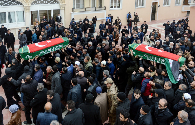 Şehit cenazesinde yürek yakan fotoğraf! - Resim: 1