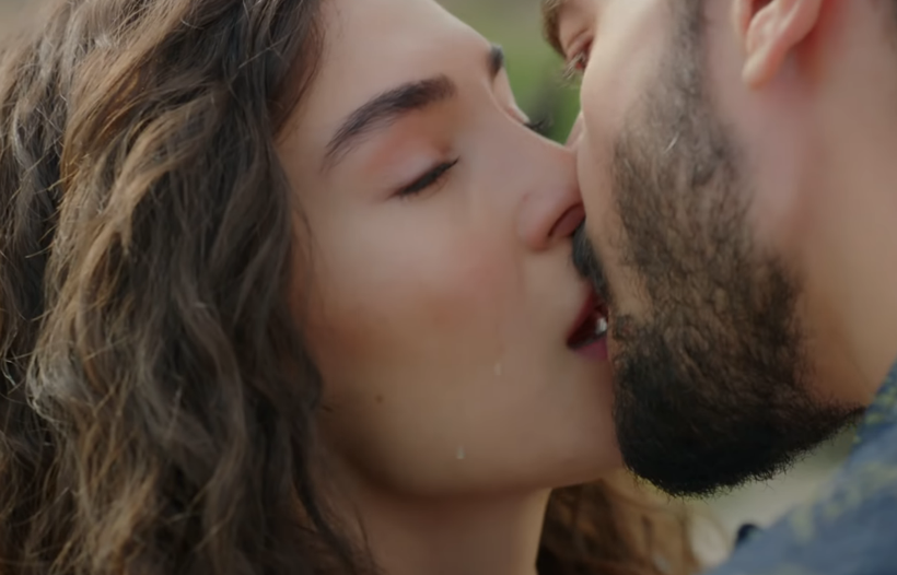 Öpüşmeleri izleyenlerin ağzını açık bıraktı Hercai'de Miran ve Reyyan'ın olay sahnesi - Resim: 3