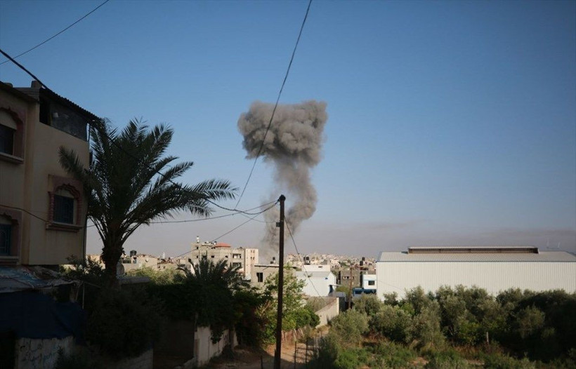 İsrail'in Gazze'ye saldırıları sürüyor: Can kaybı 50'yi geçti 320 kişi yaralandı - Resim: 4