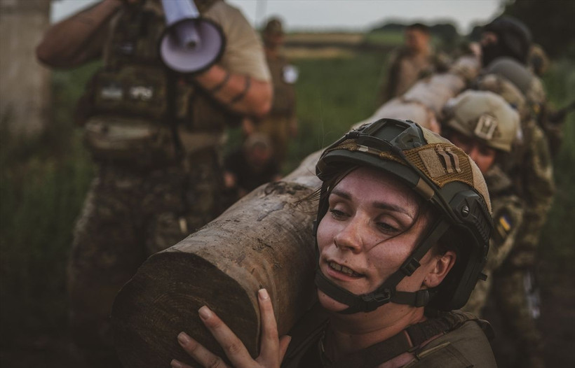 İşte Ukraynalı kadın askerler! Cephede görev almak için hazırlık yapıyorlar! - Resim: 3