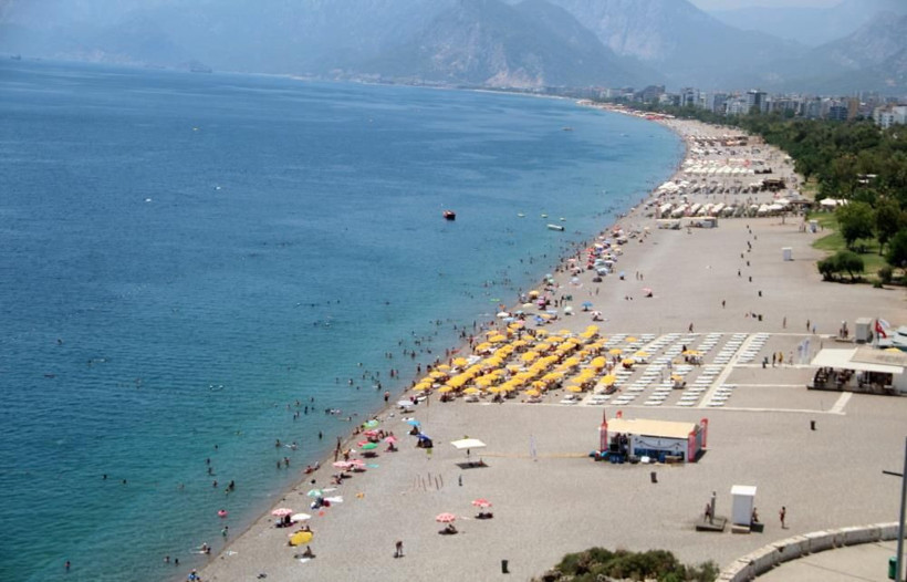 Çöl sıcakları etkili oluyor: Termometreler 45 dereceyi gördü! Şemsiyesi olmayan güneşe karşı böyle önlem aldı - Resim: 3