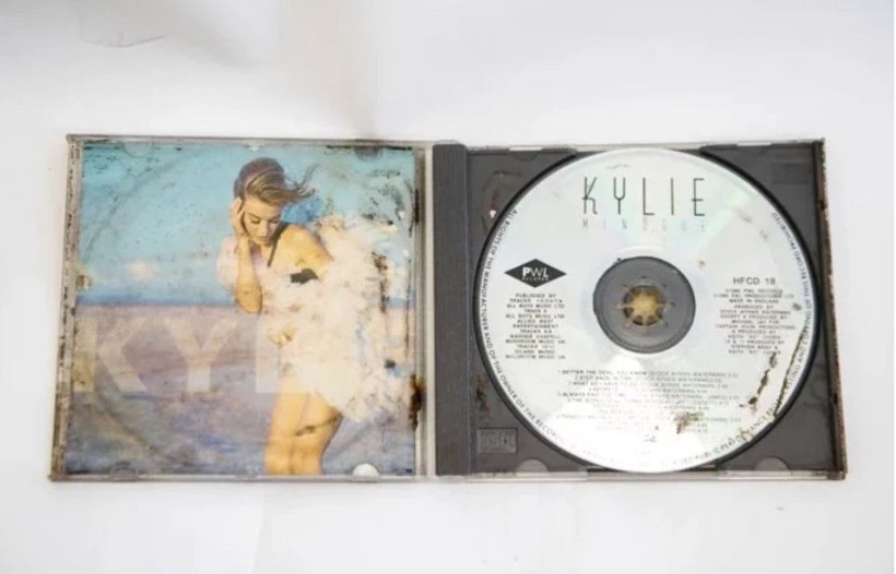 Prenses Diana'nın 34 yıl sonra çıkarılan zaman kapsülünün içinden çıkanlar - Resim: 2