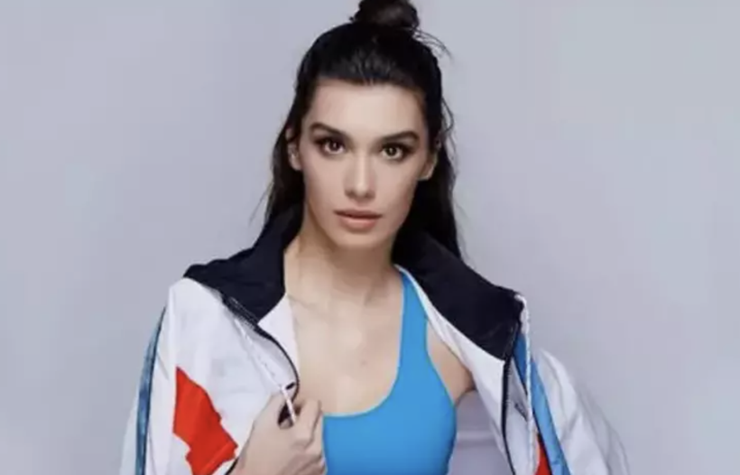 Burcu Kıratlı'dan yeni atılım! Kariyerine müzikle mi devam edecek? - Resim: 6