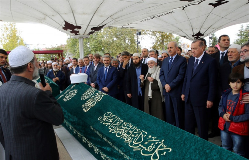 Cumhurbaşkanı Erdoğan da omuz verdi - Resim: 3