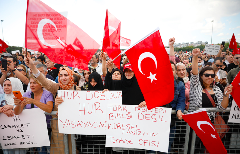 Koronavirüs aşı karşıtları 'Büyük Uyanış mitingi' için Maltepe'de buluştu! Cumhurbaşkanı Erdoğan'a One Minute çağrısı - Resim: 4