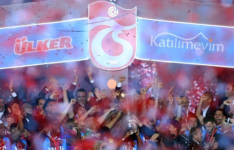 Trabzonspor şampiyonluk kupasını kaldırdı - Resim: 4