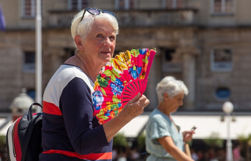 Avrupa cayır cayır yanıyor! Yaşlı kıta sıcak hava dalgasının etkisi altında! - Resim: 1