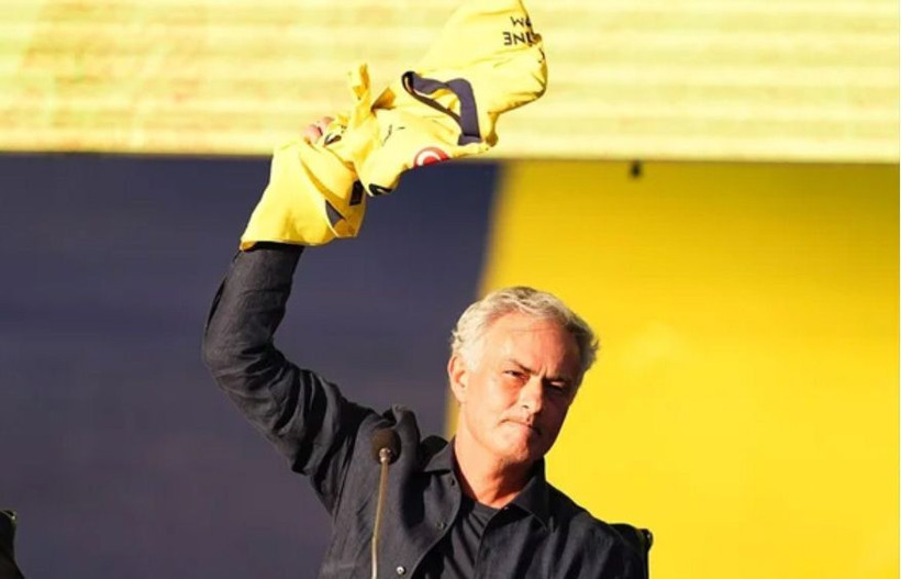 127 milyon Euro'luk golcü Fenerbahçe'ye geliyor! Portekizli yıldızı Jose Mourinho ikna edecek - Resim: 3