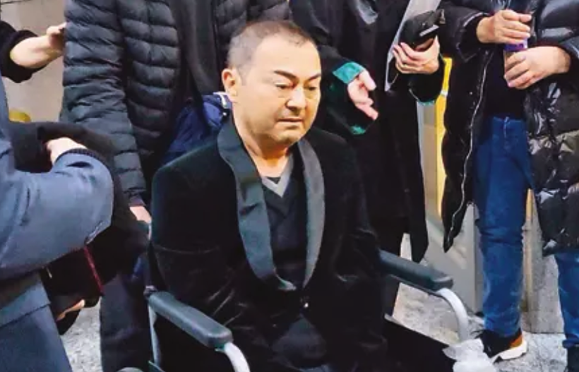 Serdar Ortaç'tan kahreden görüntü! Ayakta durmakta zorlandı, sahneye böyle çıktı - Resim: 4