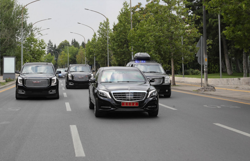 Binali Yıldırım'ın makam aracının plakası böyle söküldü! - Resim: 2