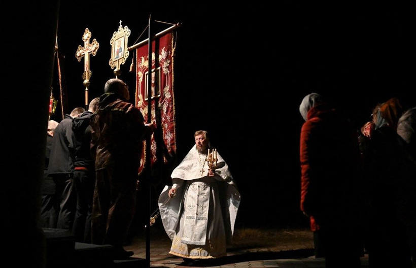 Koronavirüse önlem almayan Belarus'ta Paskalya'dan şok görüntüler - Resim: 1