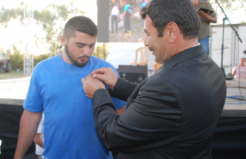 Tokat'ta 10 dakikada rekor sayıda pide yiyerek şampiyon oldu - Resim: 2