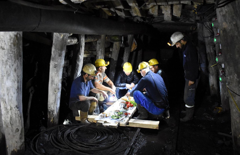 Metrelerce yerin altında ilk sahur - Resim: 4