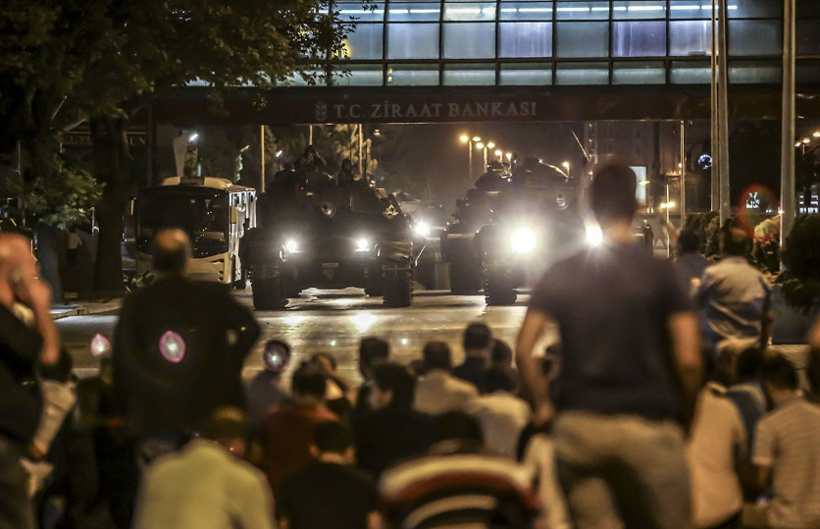 İşte 15 Temmuz hain darbe girişimini anlatan en iyi fotoğraflar - Resim: 1