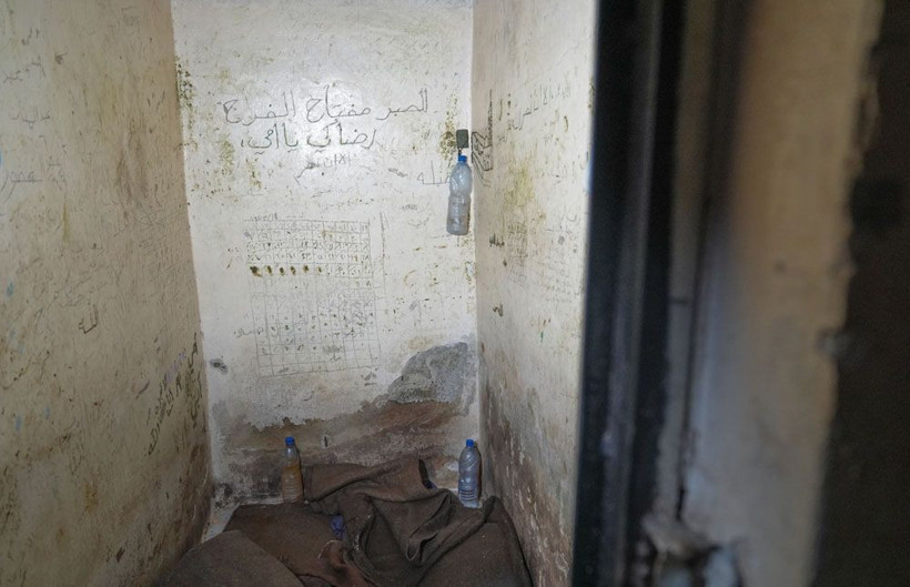 Şam'daki Mezze Askeri Hapishanesi'ndeki insanlık dışı koşullar görüntülendi! - Resim: 4