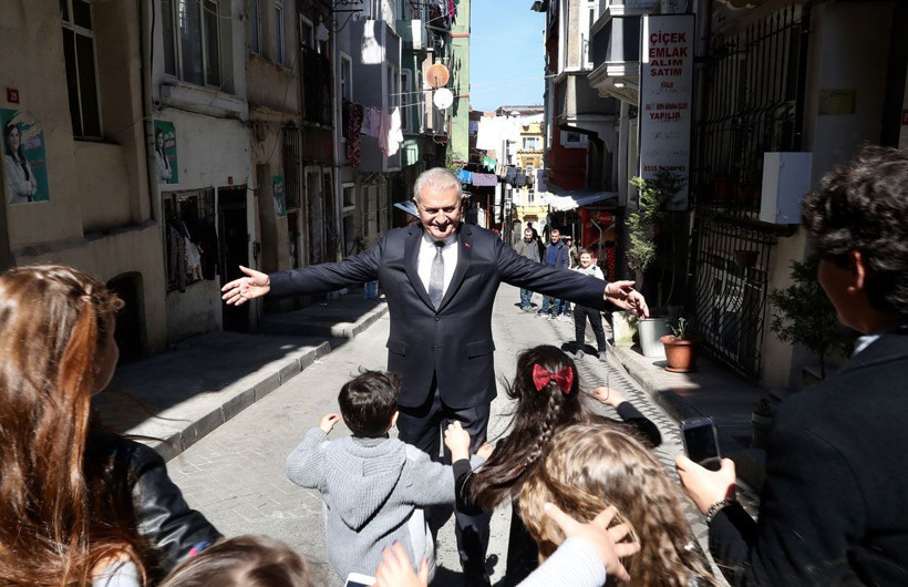 Binali Yıldırım'a Tarlabaşı'nda büyüdüğü sokakta sevgi seli! - Resim: 4