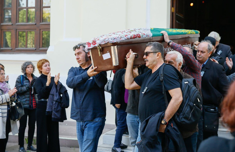 Usta tiyatrocu Jale Birsel'in cenazesi toprağa verildi! Gerçek cenazede ortaya çıktı - Resim: 1