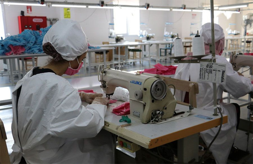 Adana'da seri üretime başlandı! Koronavirüsü öldüren maske üretildi - Resim: 4