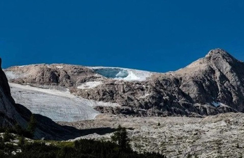 Alp dağlarında buz kütlesi çöktü! En az 6 ölü var, kayıp sayısı ise... - Resim: 1