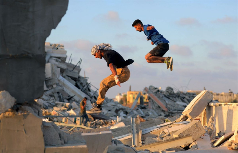 Gazze'de enkazların arasında akrobasi sporu! Şaşırtan görüntüler - Resim: 3