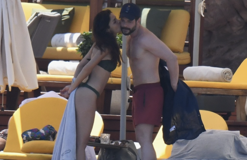 Sinem Ünsal ve Berk Cankat'tan yeni kare! Kavuştular... - Resim: 1