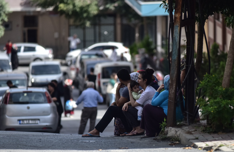 İstanbul depremle sallandı Demet Akalın kızına koşup tweet attı! Ünlülerin deprem yorumları - Resim: 1