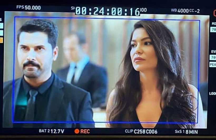 Yasak Elma oyuncusu Hazal Erişkin'in yüzünü köpek parçaladı! Erişkin'e 30 dikiş atıldı - Resim: 1