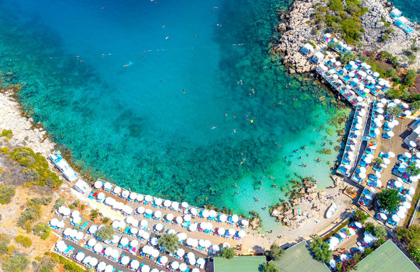 Gözde tatil beldesi Kaş'ta lağım skandalı! Dışkı kokusunu takip edince şok oldu - Resim: 1