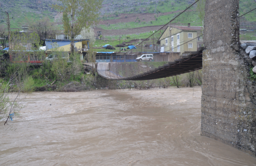 Şırnak'ta Habur çayı taştı tarla ve ahırlar sular altında kaldı - Resim: 3
