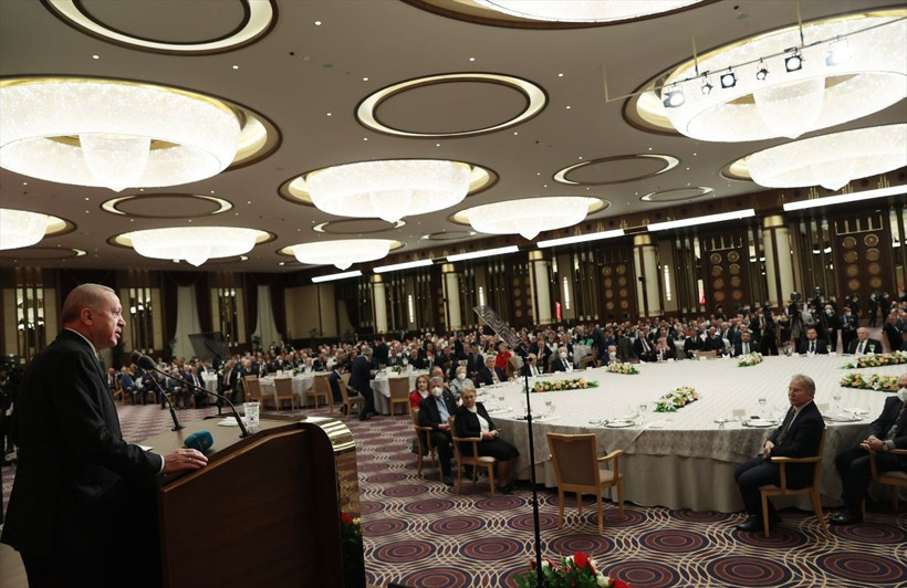 Cumhurbaşkanı Erdoğan'ın eski AK Parti milletvekillerine verdiği yemekte neler yenildi? Hangi müzikler dinlendi? - Resim: 2