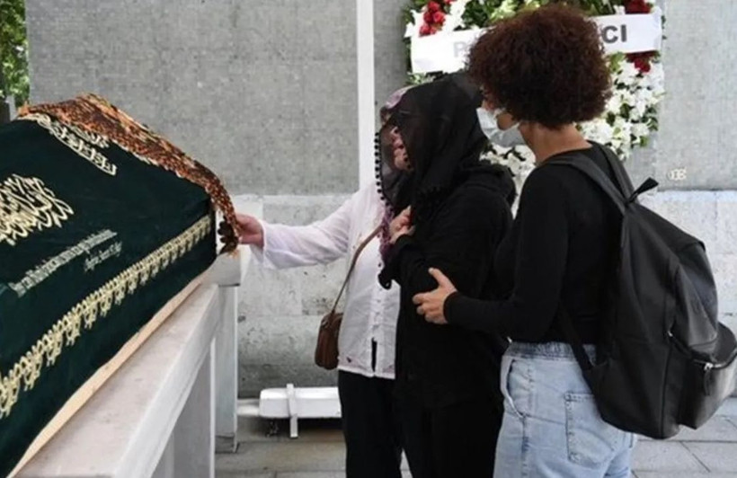 Türkücü Ceylan'dan yürek yakan paylaşım: Şaka yaptım de... - Resim: 3