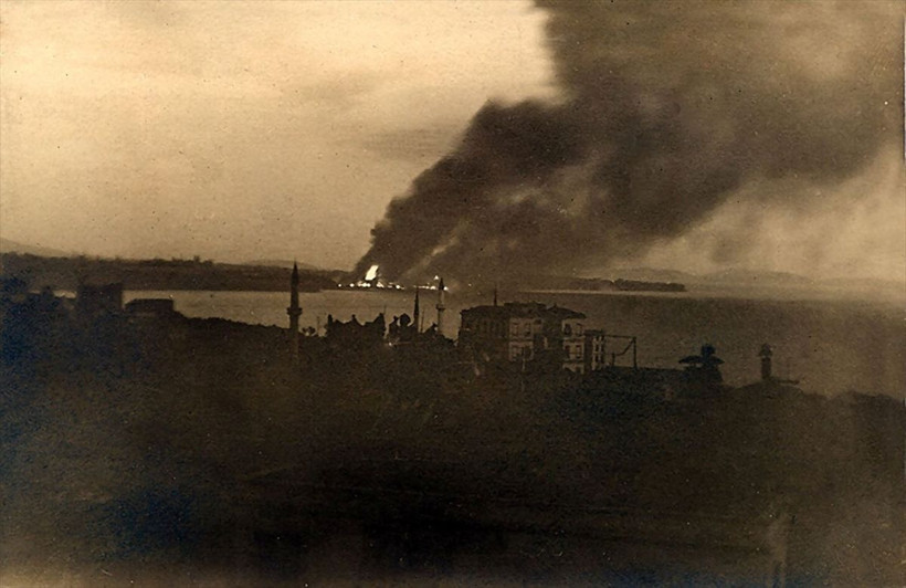 Çanakkale şehir merkezinde 18 Mart 1915'te yaşanan bombardıman fotoğrafları ortaya çıktı - Resim: 1