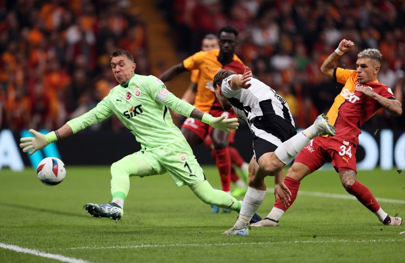 Fernando Muslera, Galatasaray'dan ayrılacak mı? Kesin kararını yönetime iletti - Resim: 1