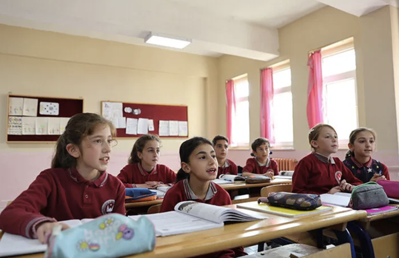 Okul formalarında yeni dönem! Arma zorunlu oldu, 4 yıl boyunca değişim yasak - Resim: 6