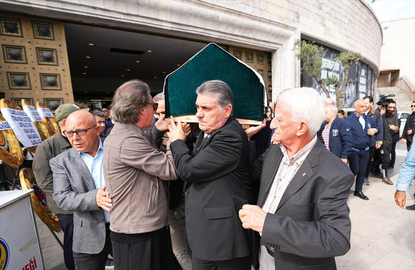 Beşiktaş Metin Keçeli'ye veda etti: Tüpraş Stadı'nda cenaze töreni - Resim: 2
