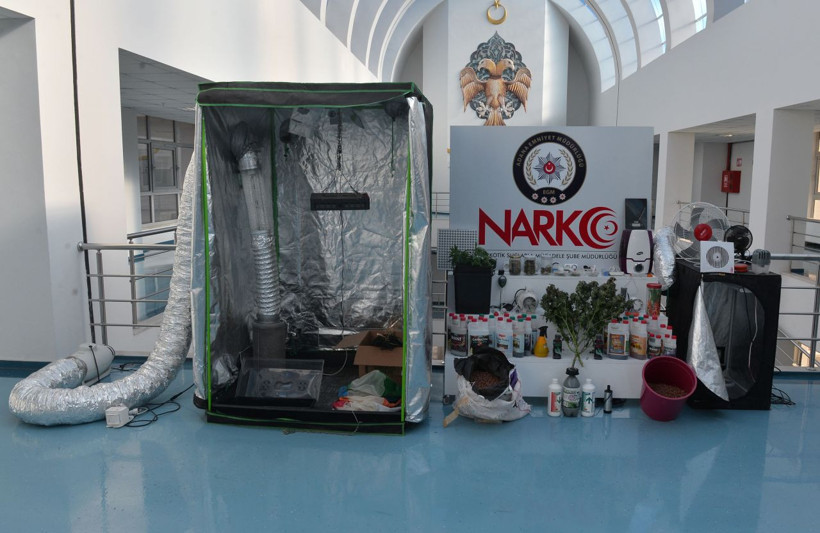 Adana'de balkona kurdu polis bile şaşırdı şüpheli 5 dil biliyor - Resim: 1