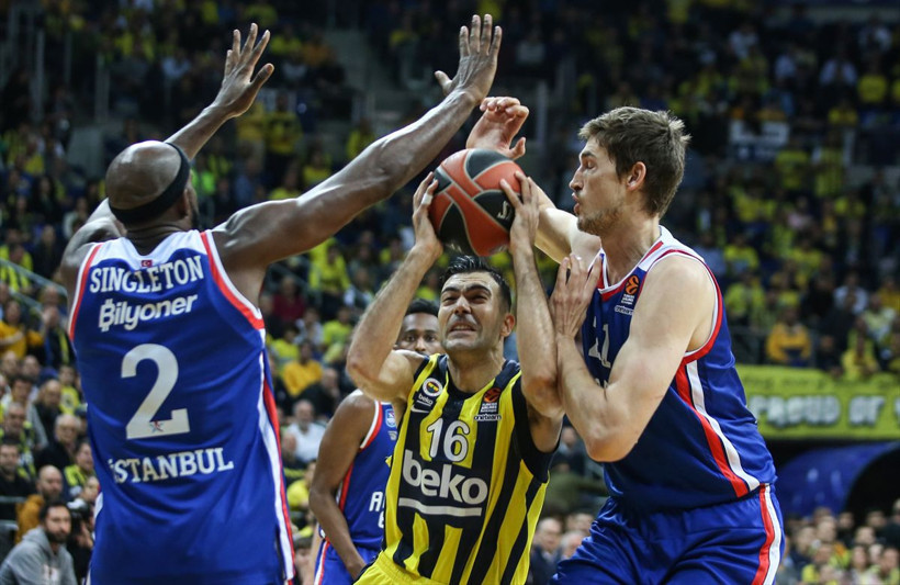 Anadolu Efes nefes kesen derbide Fenerbahçe'yi devirdi - Resim: 4